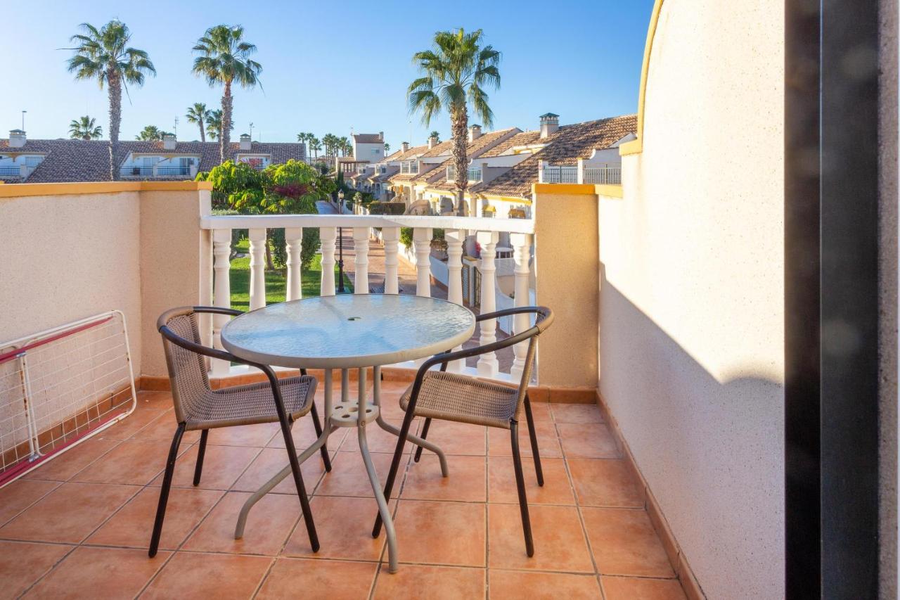 Pool-Side Townhouse In Cabo Roig Villa Orihuela Dış mekan fotoğraf