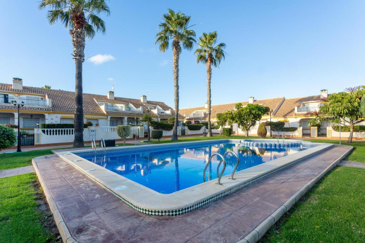 Pool-Side Townhouse In Cabo Roig Villa Orihuela Dış mekan fotoğraf