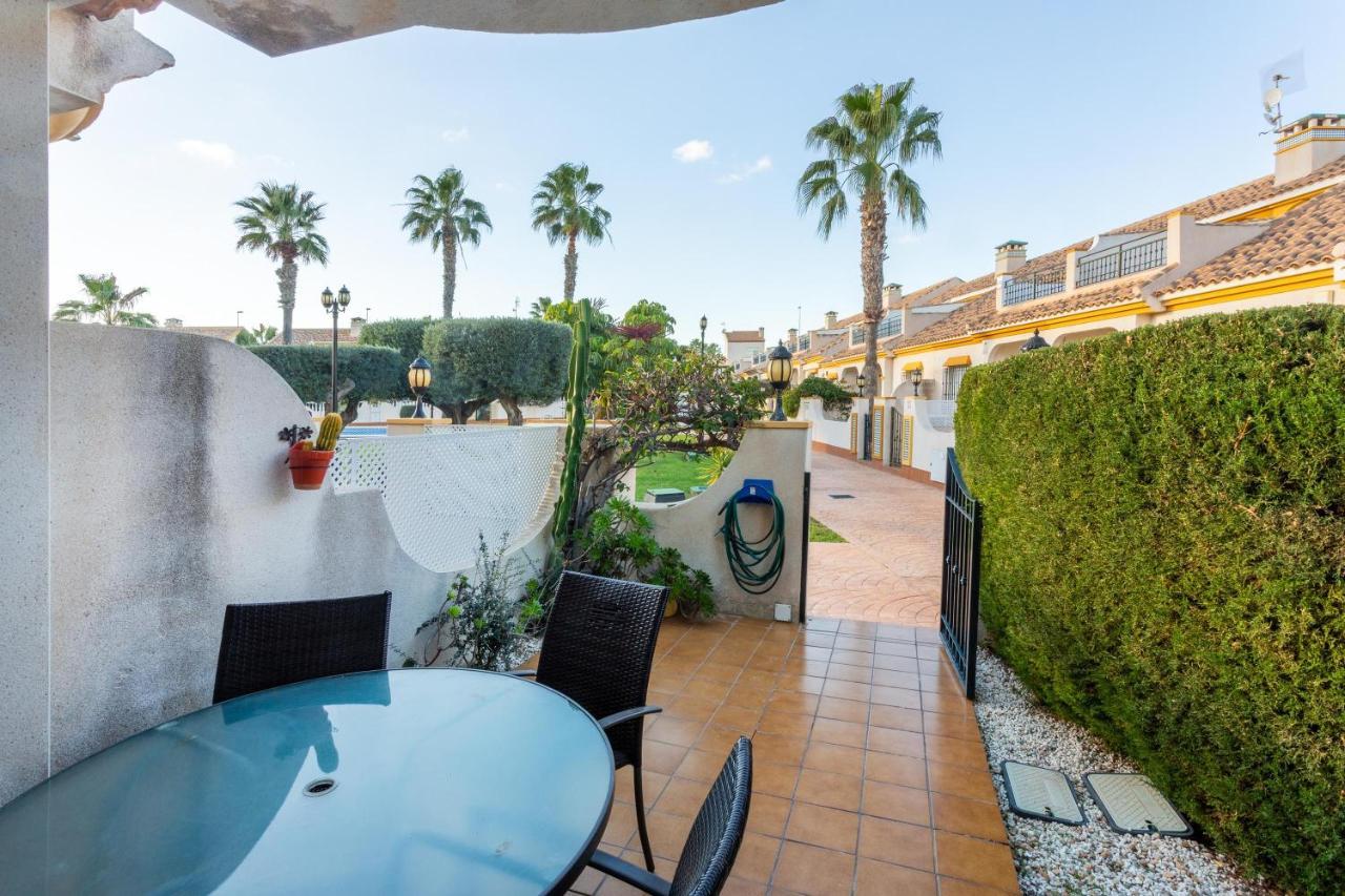Pool-Side Townhouse In Cabo Roig Villa Orihuela Dış mekan fotoğraf